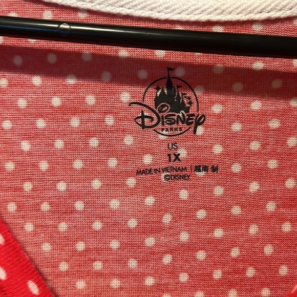 DISNEY park red with white polka dot Minnie Mouse short sleeve top size 1X . - Picture 2 of 4